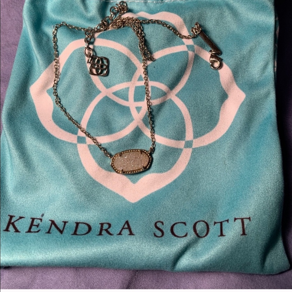 Kendra Scott necklace